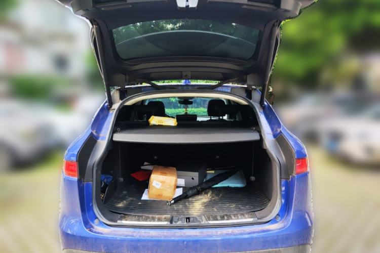 Used Jaguar F-PACE 2019 2.0T Four-Wheel Drive Urban Luxury Edition Trunk