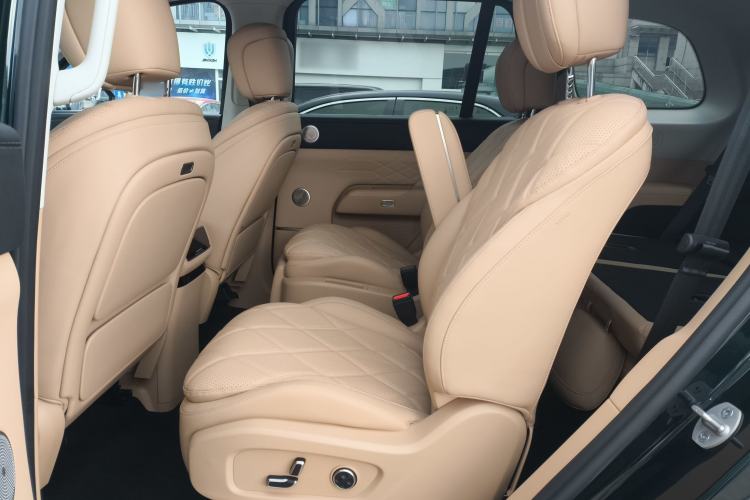 Used Chery T11 2026 Model 220 All-Wheel Drive Family Fun Edition