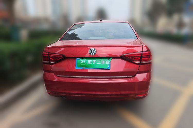 Used Volkswagen Lavida 2015 1.6L Automatic Luxury Edition Rear