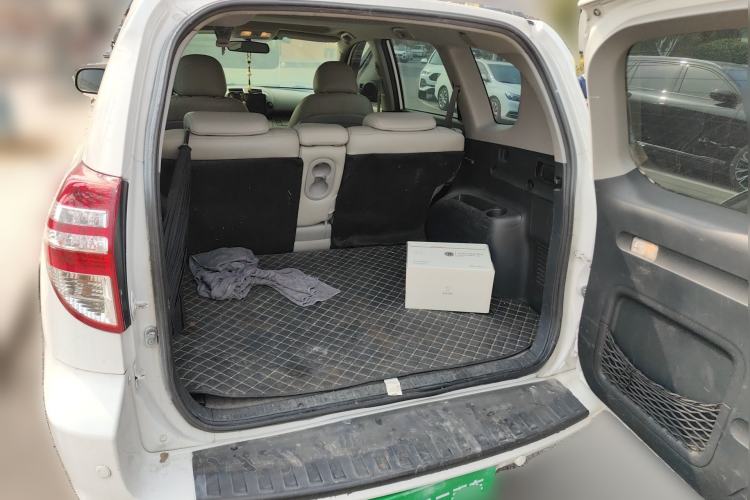 Used Toyota RAV4 2011 2.0L Automatic Luxury Edition
