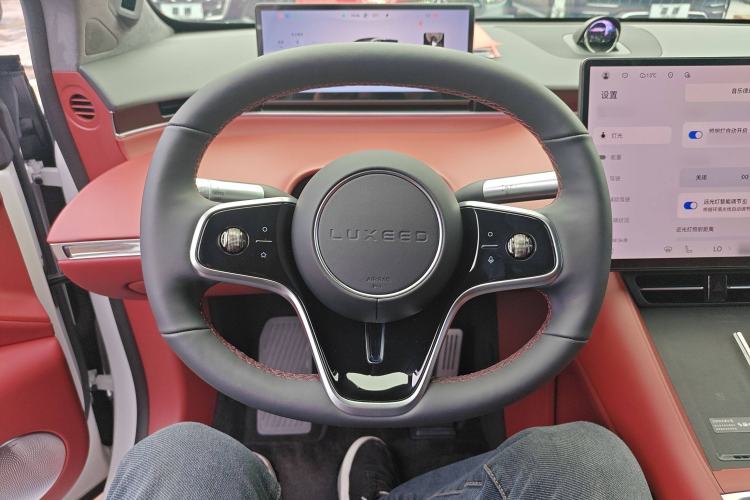 Used Hima Luxeed R7 2025 Range-Extended Version 251 km Max
