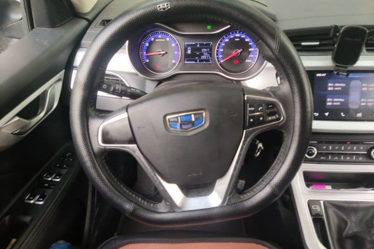 Used Geely Auto Vision 2019 Upgraded Model 1.5L Manual Luxury Version China VI Standard