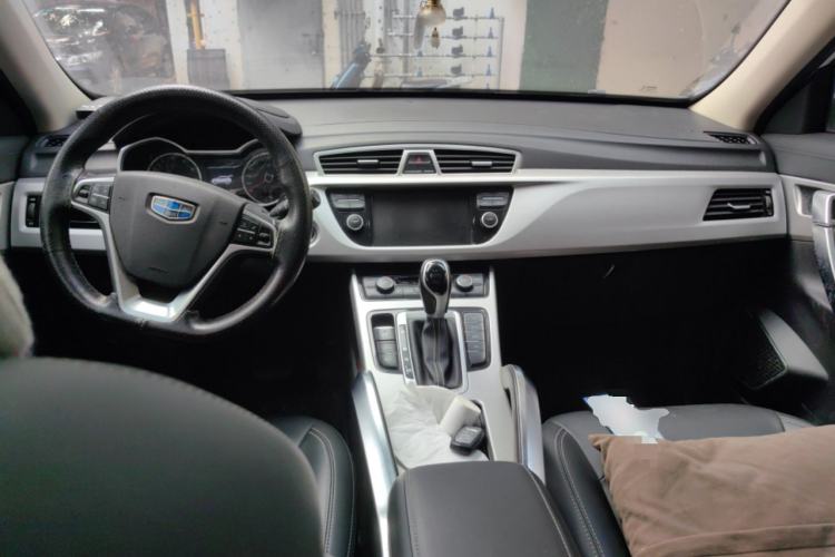 Used Geely Auto Emgrand X7 Sport 2016 1.8TD Automatic ZhiShang Model Center Console