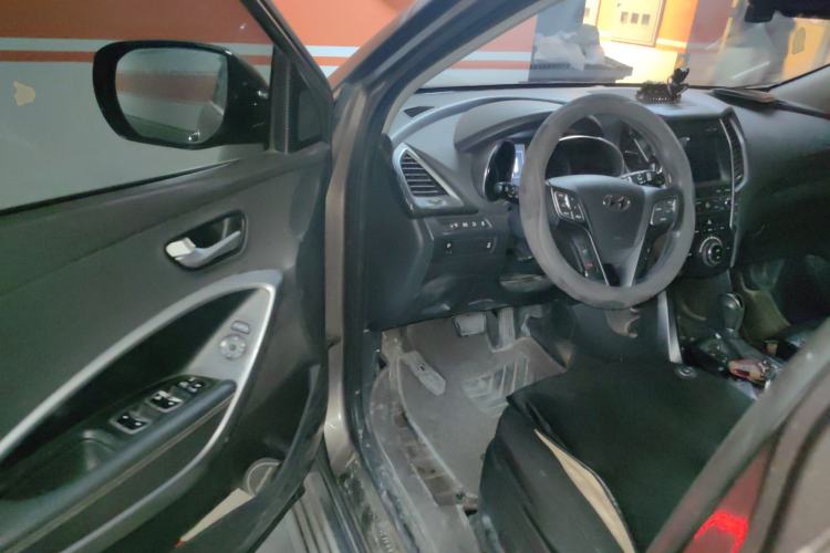 Used Hyundai Santa Fe 2017 2.0T Automatic All-Wheel Drive Smart 7-Seater
