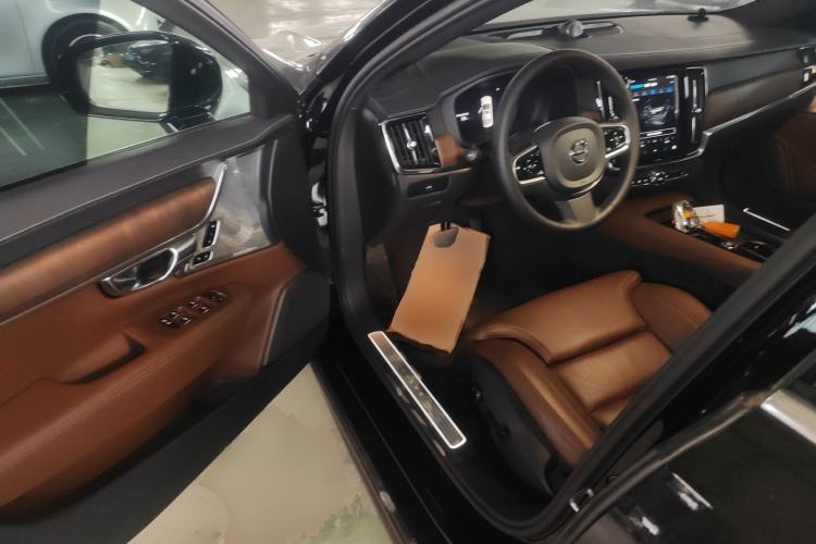 Used Volvo S90 2023 B5 Luxury Smart Edition