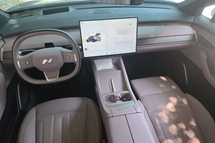 Used ONVO L60 2024 60 kWh Rear-Drive Version Center Console