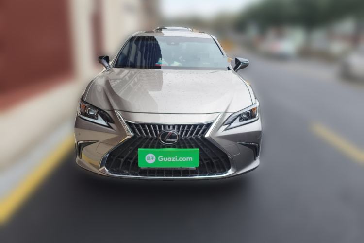 Used Lexus ES 2023 200 Excellence Edition
