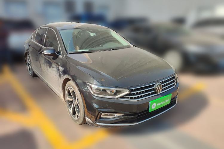 Used Volkswagen Magotan 2023 2 Million Units Commemorative Edition 330TSI DSG Luxury Version Front Right 45 Deg