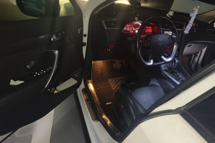 Used DS 6 2014 1.6T Luxury Edition THP160