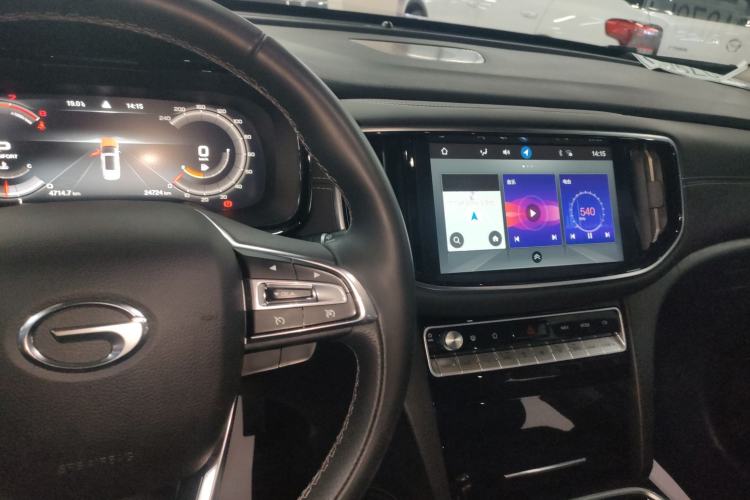 Used GAC Trumpchi GS8 2020 390T Two-Wheel Drive Luxury Smart Connectivity Version (7 Seats) Center Console