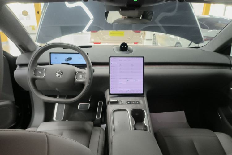 Used Nio ET7 2024 75 kWh Executive Edition Center Console