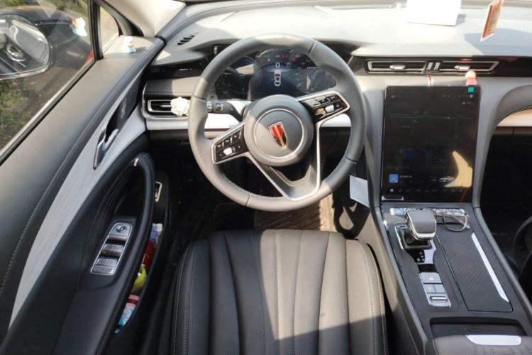 Used Hongqi H5 2025 2.0T Automatic Flag Edition – 500 000 Units Commemorative Version
