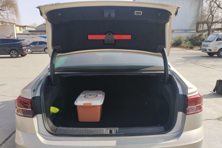 Used Volkswagen Phideon 2019 380TSI Two-Wheel Drive Business Edition China VI Standard