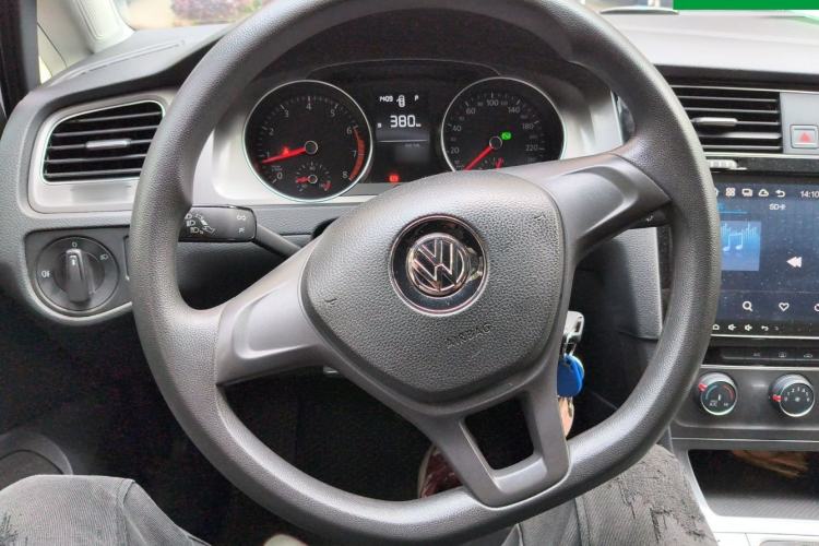 Used Volkswagen Golf 2016 1.6L Automatic Fashion Model