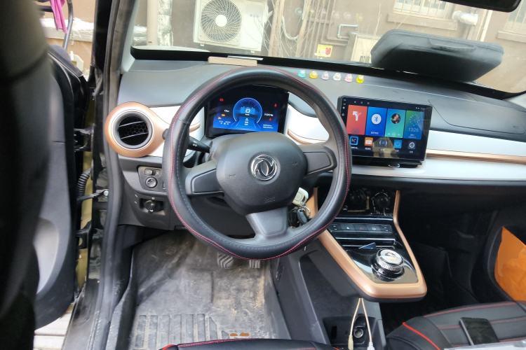 Used Dongfeng NAMMI BOX 2022 Revised Light Wind Edition 201 km Standard Version
