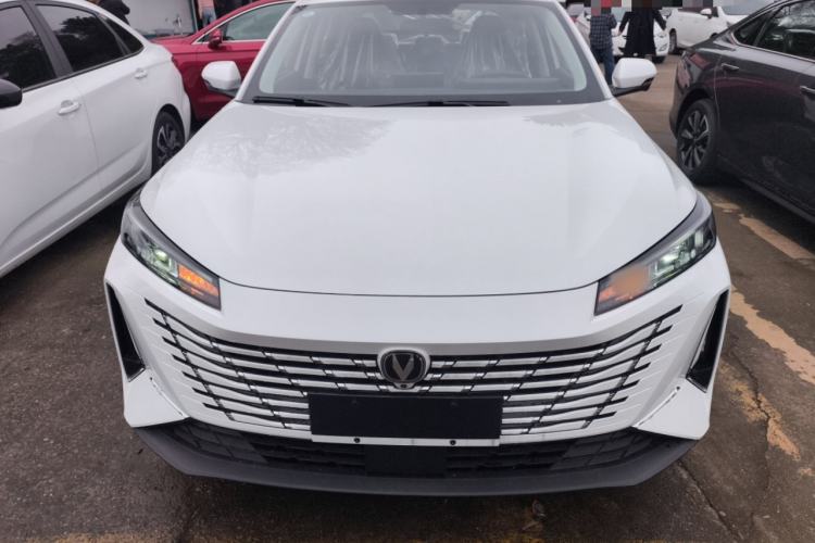 Used CHANGAN Eado 2025 Blue Whale 1.5T 500Bar Prestige Model
