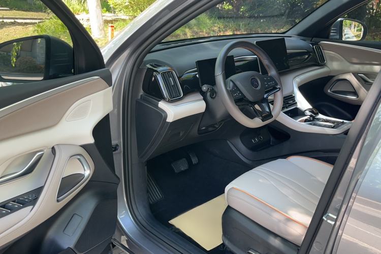 Used BYD Song Pro New Energy 2024 HONOR Edition DM-i 71KM Navigation Model Driver Seat