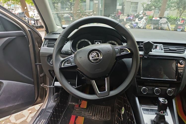 Used Skoda Octavia 2018 TSI280 DSG Luxury Edition Steering Wheel