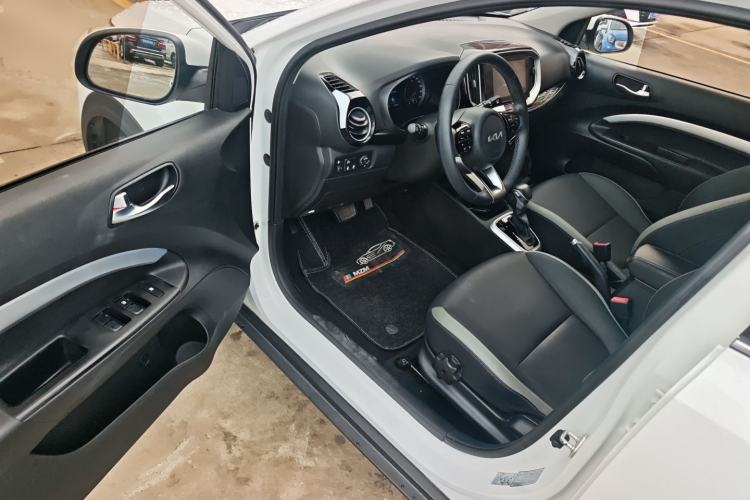 Used Kia kx1 Stonic 2021 1.4L CVT Fun Edition