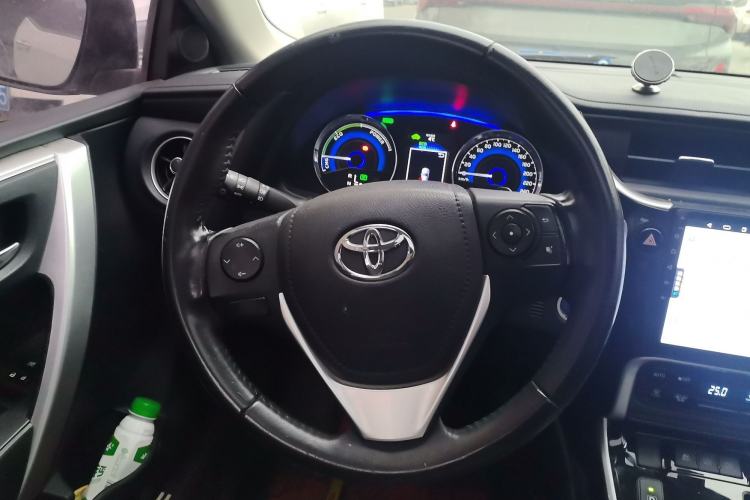 Used Toyota Corolla 2017 Revised Dual-Engine 1.8L E-CVT Elite Edition Steering Wheel