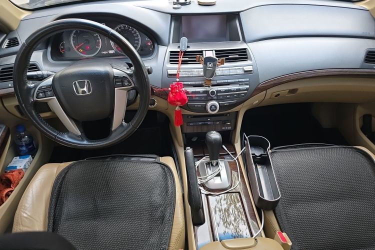 Used Honda Accord 2012 2.0L SE Center Console