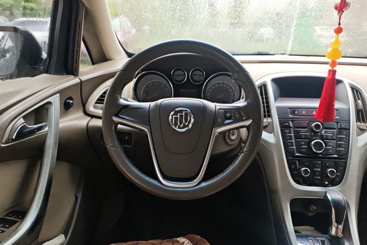 Used Buick GT 2010 GT 1.6L Automatic Fashion Edition Steering Wheel