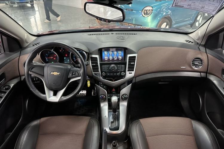 Used Chevrolet Cruze 2013 Hatchback 1.6L Automatic Luxury Model
