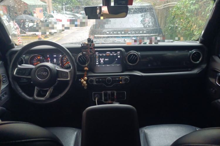 Used Jeep Wrangler 2022 2.0T High Altitude Four-Door Edition Center Console