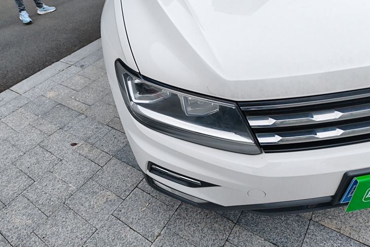 Used Volkswagen Tiguan L 2019 Revised 330TSI Automatic Two-Wheel Drive Smart & Luxury Edition China VI Standard Right Front Headlight