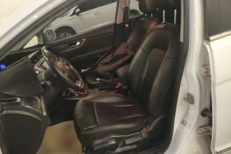 Used Great Wall C50 2014 Upgraded Model 1.5T Manual Fashion Edition Left Front Seat