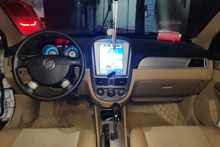 Used Buick Excelle 2013 1.5L Automatic Classic Model Center Console