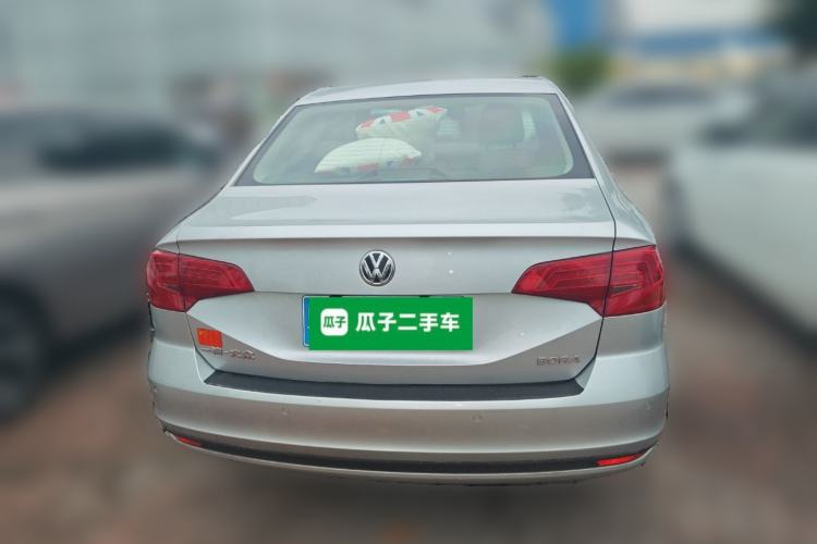 Used Volkswagen Bora 2016 1.6L Manual Fashion Edition
