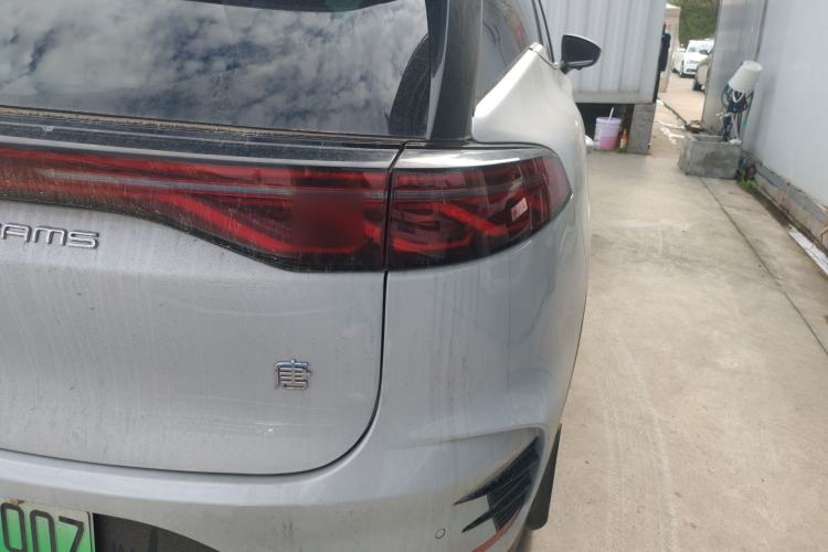 Used BYD Tang New Energy 2024 DM-i Glory Edition 112KM Prestige Model Right Rear Taillight