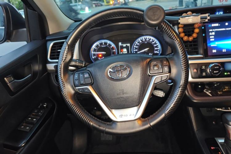 Used Toyota Highlander 2018 2.0T Four-Wheel Drive Prestige Version 7 Seats China VI Standard

