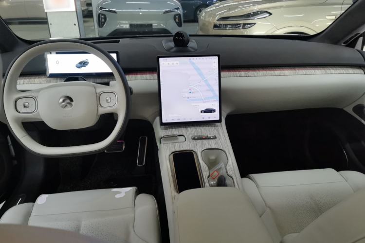 Used Nio ET7 2023 75 kWh Center Console
