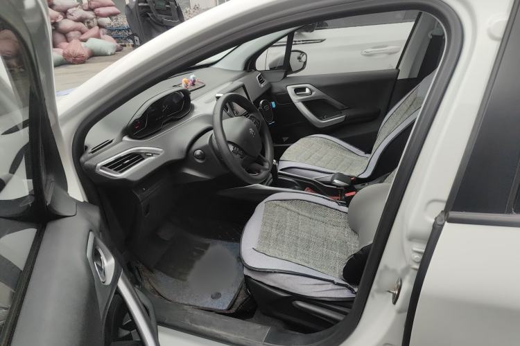 Used Peugeot 2008 2014 1.6L Automatic Fashion Edition