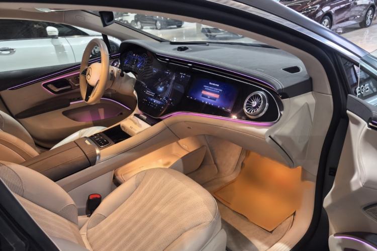 Used Mercedes-Benz EQS 2022 Updated Version 450+ Luxury Edition Interior 2