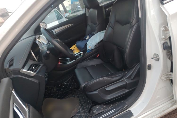 Used Changan Eado 2019 High-Energy Edition 1.6L GDI Manual Pioneer Model China VI Standard