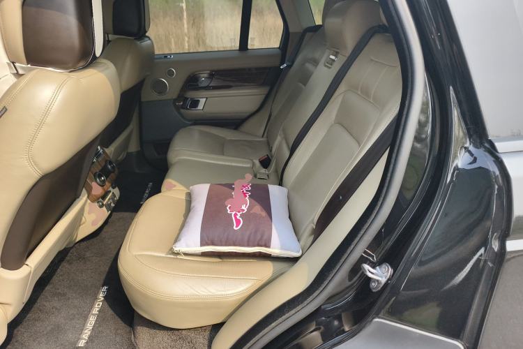 Used Land Rover Range Vogue 2017 3.0T Gasoline Base Version U.S. Specification Left Rear Seat