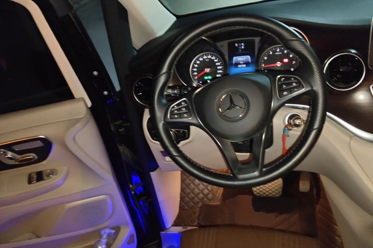 Used Mercedes-Benz V-Class 2022 V 260 Avantgarde Edition