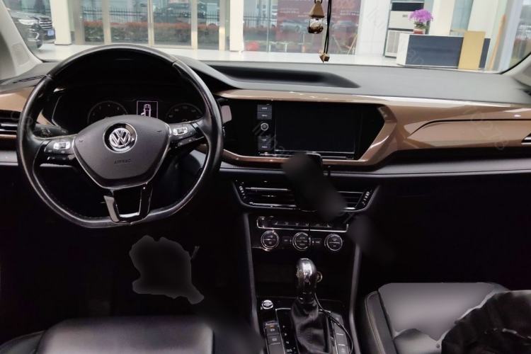 Used Volkswagen Tharu 2019 330TSI Four-Wheel Drive Luxury Edition China VI Standard Center Console