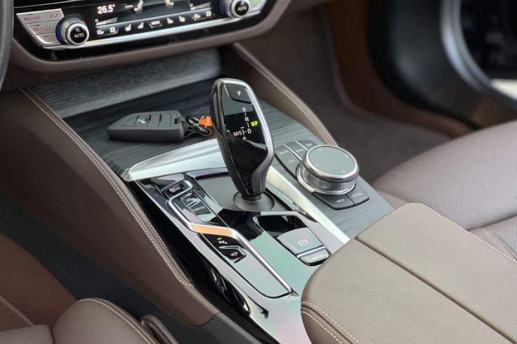 Used BMW 5 Series 2023 530Li Luxury Edition M Sport Package