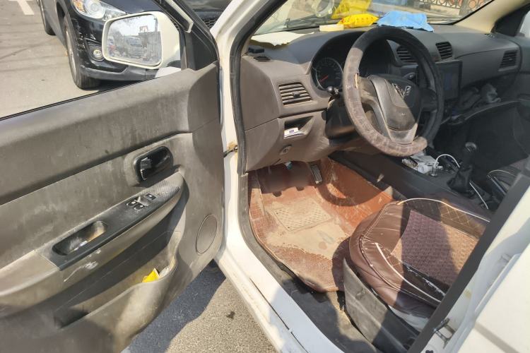 Used Wuling Hongguang 2015 1.5L S Basic Version China V Standard
