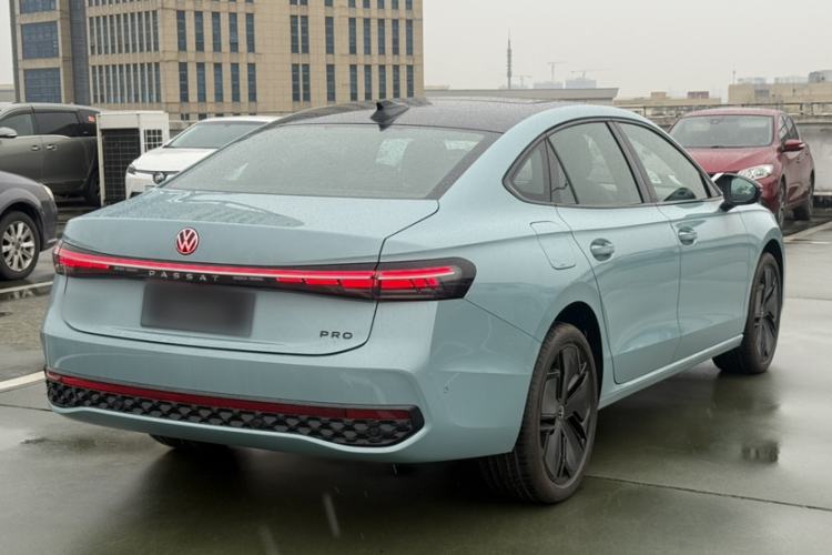 Used Volkswagen Passat 2025 Pro 380TSI Starry Dragon Luxury Edition Exterior 7