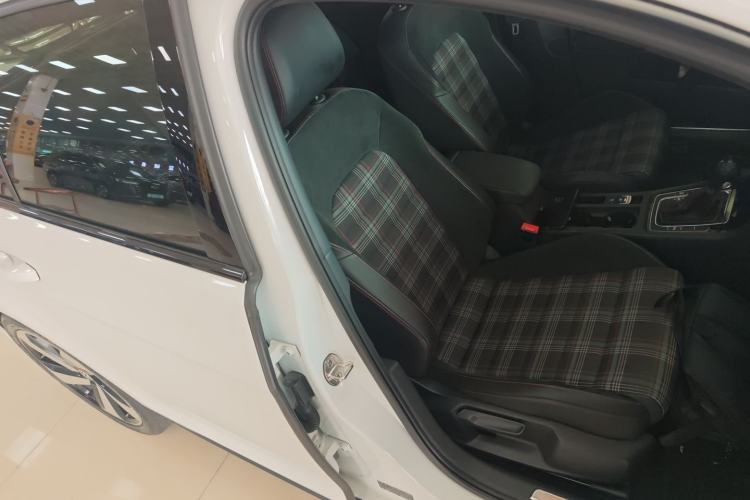 Used Volkswagen Golf GTI 2018 2.0 TSI GTI Right Front Seat