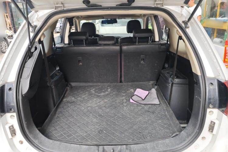 Used Mitsubishi Outlander 2016 2.4L 4x4 Luxury Edition 7-Seater Trunk