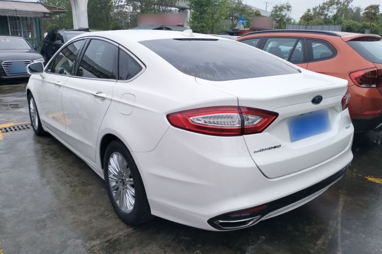 Used Ford Mondeo 2013 2.0L GTDi 200 Luxury Model Rear Left 45 Deg