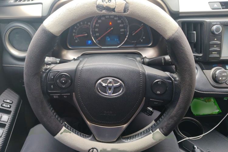 Used Toyota RAV4 2013 2.0L CVT Four-Wheel Drive New Edition