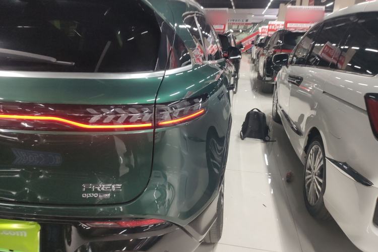 Used VOYAH FREE 2024 Ultra-Long Range Intelligent Driving Version Right Rear Taillight