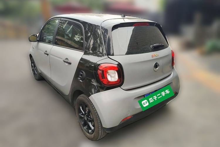 Used smart forfour 2018 1.0L 52 kW Dynamic Edition
